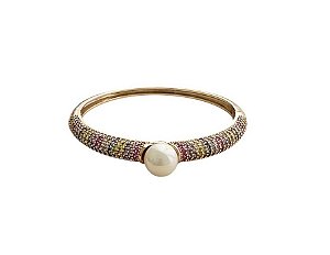 BRACELETE COM PÉROLA CENTRAL E CRAVAÇÃO LATERAL COLORIDA BANHADO A OURO