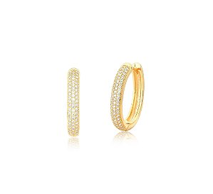 ARGOLA OVALADA COM CRAVAÇÃO FRONTAL BANHADA A OURO