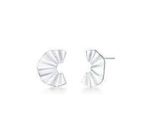 BRINCO CURVO TEXTURIZADO LISO BANHADO A RÓDIO BRANCO