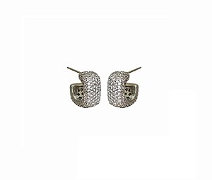 MEIA ARGOLA QUADRADA COM CRAVAÇÃO TOTAL BANHADA A RÓDIO BRANCO