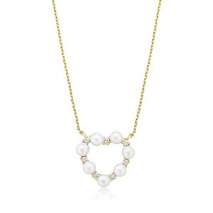 COLAR COM PINGENTE CORAÇÃO EM PÉROLAS BANHADO A OURO