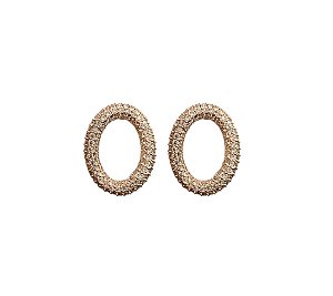 BRINCO CURVO VAZADO CRAVEJADO BANHADO A OURO