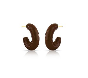 MEIA ARGOLA OVALADA ESMALTADA MARROM BANHADA A OURO