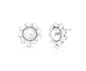 BRINCO FLOR DE PÉROLA COM CRAVAÇÃO LATERAL NAVETE BANHADO A RÓDIO BRANCO