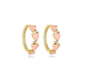 ARGOLA COM CORAÇÕES MORGANITA E CRAVAÇÃO INTERNA BANHADA A OURO