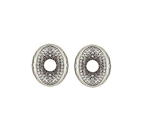 Brinco Oval com Cravação interna Banhado a Ródio Branco
