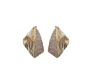 Brinco Orgânico Texturizado com Cravação Lateral Banhado a Ouro