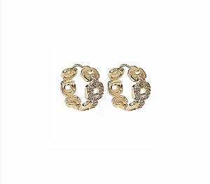 Argola com Elos Frontais Cravejados Banhado a Ouro