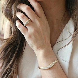 Bracelete Curvo com Cravação Frontal Banhado a Ouro