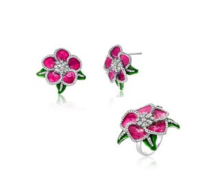 Conjunto Flor Esmaltada com Cravação Lateral Banhado a Ródio Branco