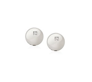 Brinco Meia Esfera com Ponto de Luz Banhado a Ródio Branco