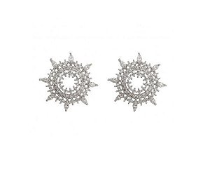 BRINCO MANDALA COM CRAVAÇÃO DE NAVETES BANHADO A RÓDIO BRANCO