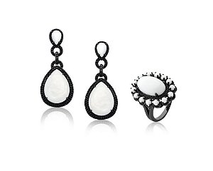 CONJUNTO DE BRINCOS E ANEL P&B BANHADO A RÓDIO NEGRO