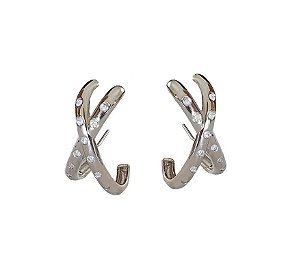 BRINCO EAR HOOK EM X COM CRAVAÇÃO BANHADO A RÓDIO