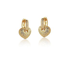 ARGOLA CRAVEJADA COM PINGENTE DE CORAÇÃO BANHADA A OURO