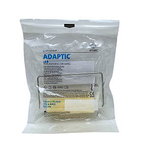 Adaptic Malha Com Petrolato Não Aderente Rolo 7,6cm x 152,4cm – 3M