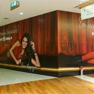 Adesivagem no Tapume Shopping