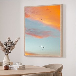 Quadro Decorativo Fotografia Pássaros Voando no Pôr do Sol.