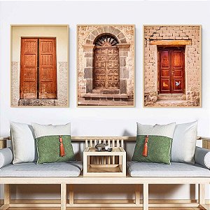 Conjunto com 3 quadros decorativos Portas de Entrada Antigas. Artista: Lu Oliari