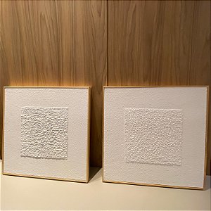 Conjunto 2 Quadros Decorativos Maxi Textured White 55x55cm cada com moldura madeira crua.