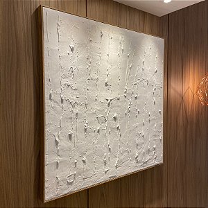 Quadro Decorativo Minimalista Textured White 1,00x1,00cm com moldura madeira clara.