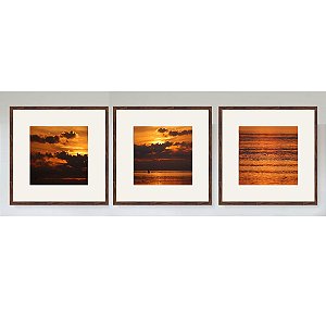 Conjunto com 3 quadros decorativos Céu e mar ensolarado.