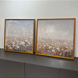 Conjunto com 2 quadros Floral delicado. Medida60x60cm cada Impressão fotográfica, vidro incolor e moldura madeira freijó.