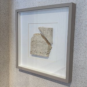 Quadro Decorativo Coleção Travertinos pelo Mundo. Medida 35x35 - moldura madeira nude, paspatur e vidro incolor.