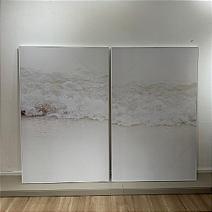 Conjunto com 2 quadros decorativos Mar. Medida 0,90x1,40cm cada Canvas com moldura filete branca.