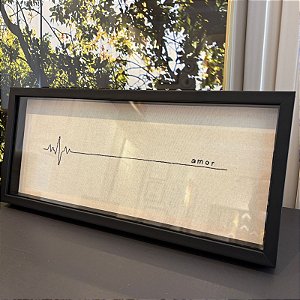 Quadro Decorativo Bordado Batida do Amor. Medida 40x25 cada moldura preta, espaçador e vidro.