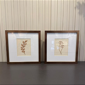Conjunto 2 quadros Decorativo Bordado 25x25, com moldura dourada, vidro incolor e paspatur.