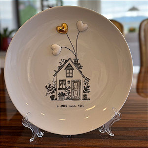 Prato Decorativo Pintado à mão pelo Estudio Germer.