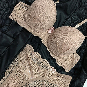 CONJUNTO COM BOJO E ARO TODO EM RENDA COM CALCINHA FIO DUPLO EM RENDA  CHOCOLATE Ref.: 0026