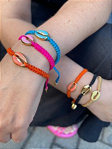 Pulseira búzios esmaltado