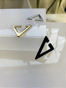 EAR HOOK | TRIÂNGULO PRETO