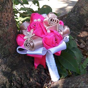 Buquê Botão de Rosa de Cetim