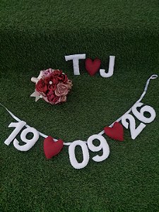Kit Pré-Wedding Personalizado – Buquê + Varal de Data + Iniciais