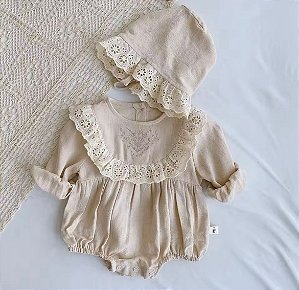 Romper bordado com touquinha - creme