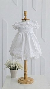 Vestido branco bordado com pérolas - batizado