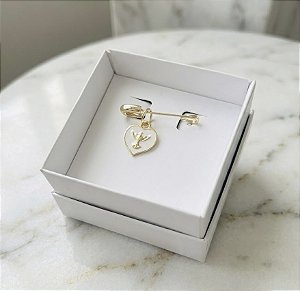Broche Alfinete para Batizado - Coração com Espírito Santo