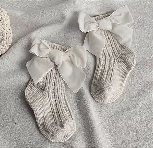 Meia Infantil off white - Tricô com Laço