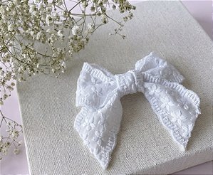 Laço em renda branco