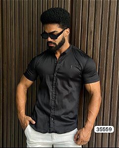 Camisa Slim Fit Curta Acetinada Gola Padre Preto