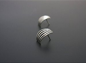 BRINCO PINO CONTRASTE 5 FIOS PRATA