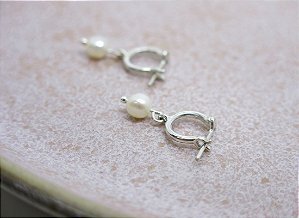 ARGOLA P COM PÉROLA PENDURADA PÉROLA BIWA