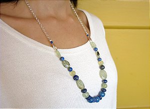 COLAR CORRENTE PREHNITA, LÁPIS LAZÚLI E QUARTZO AZUL