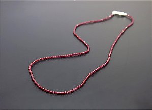 COLAR DELICADO GRANADA FACETADA GRANADA