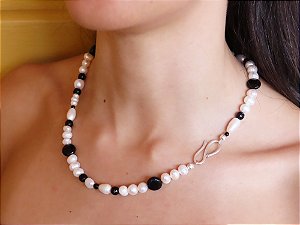 COLAR PÉROLA BIWA E ÁGATA