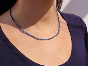 COLAR DELICADO QUADRADO LÁPIS LAZÚLI