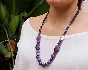 COLAR SEDA AMETISTA E TRUQUEL